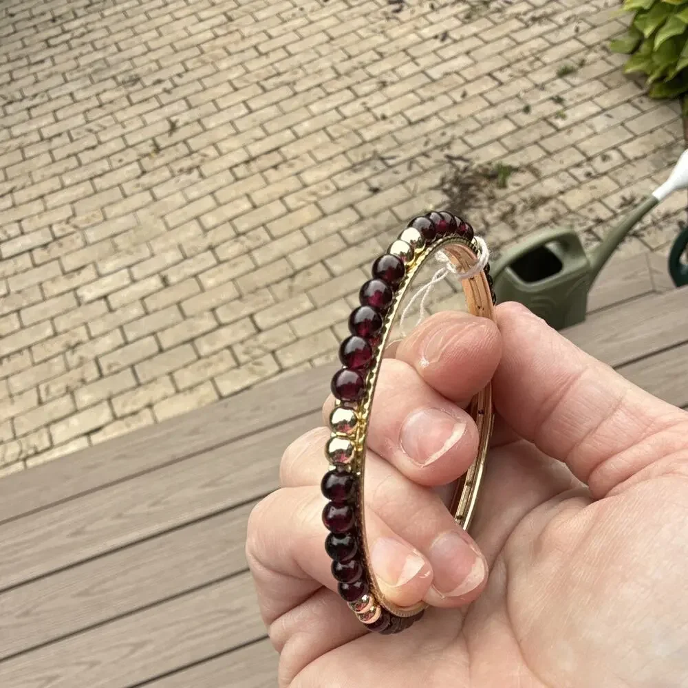Unbranded this garnet